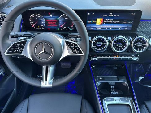 New 2025 Mercedes-Benz GLB 250 250 image 25
