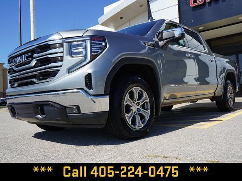Used 2025 GMC Sierra 1500 SLT AWD/4WD image 4