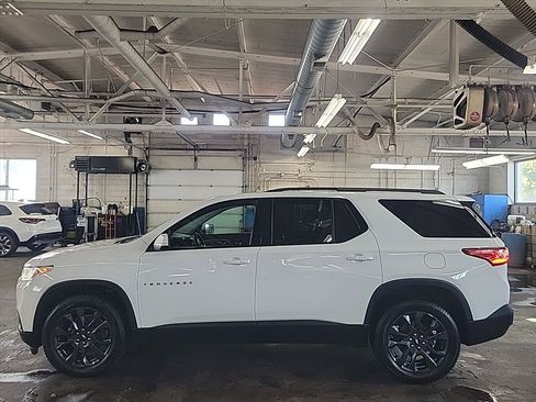 Used 2021 Chevrolet Traverse RS AWD/4WD image 2