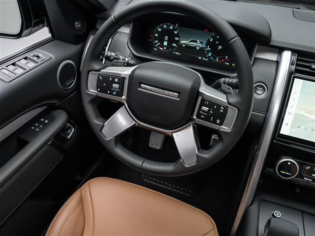New 2026 Land Rover Discovery Limited Edition AWD/4WD image 19
