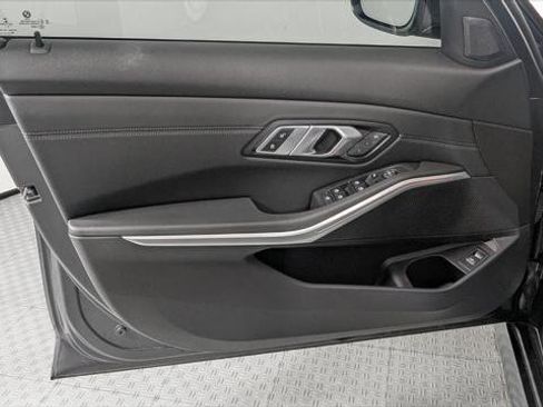 Used 2021 BMW 330i Sedan w/ M Sport Package RWD image 13