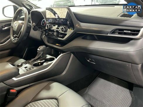 Used 2025 Toyota Highlander XSE image 26