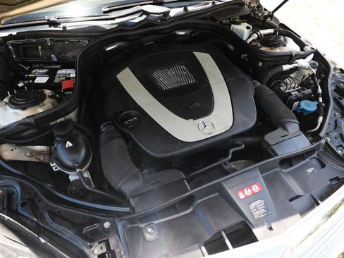 Used 2010 Mercedes-Benz E 350 4MATIC Sedan image 39