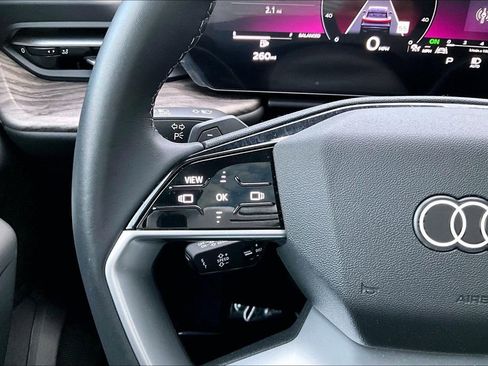 Used 2025 Audi Q5 Premium w/ Convenience Package image 11