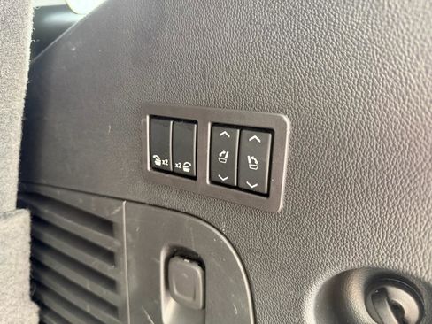 Used 2018 GMC Yukon SLT w/ Open Road Package image 27