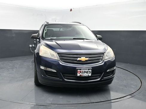 Used 2015 Chevrolet Traverse LS FWD image 2