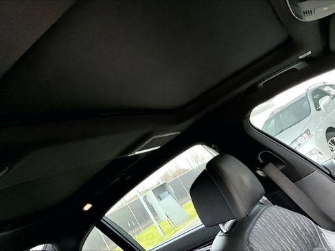 Used 2017 BMW 750i image 13