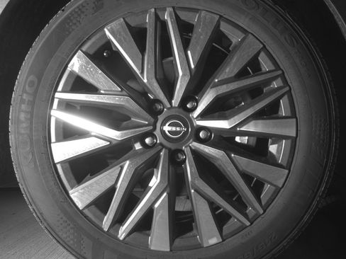 Used 2025 Nissan Altima 2.5 SV image 10