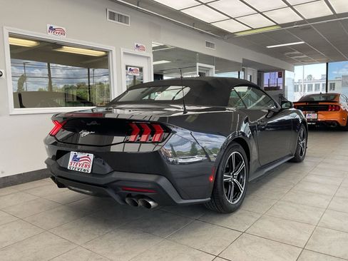 Used 2024 Ford Mustang Convertible RWD image 5