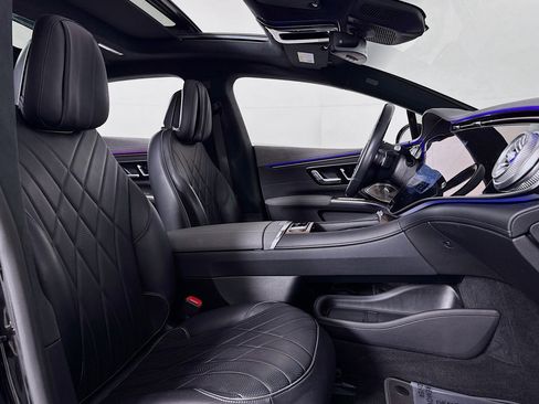 Certified 2023 Mercedes-Benz EQS 580 4MATIC Sedan image 8