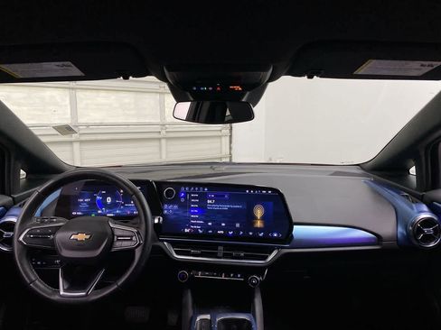 Used 2025 Chevrolet Equinox EV LT w/ Convenience Package image 12