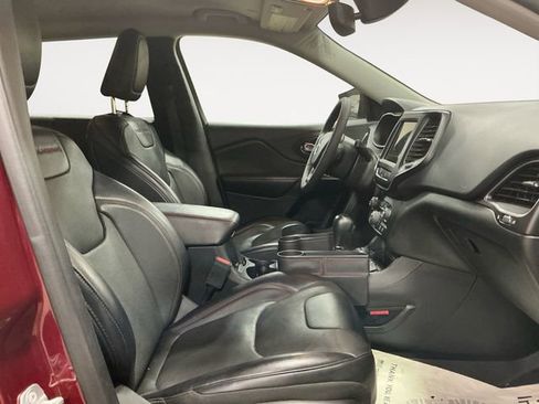 Used 2021 Jeep Cherokee Trailhawk w/ Premium Leather Package AWD/4WD image 16