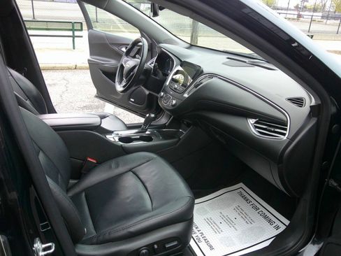 Used 2017 Chevrolet Malibu LT w/ Leather Package FWD image 63