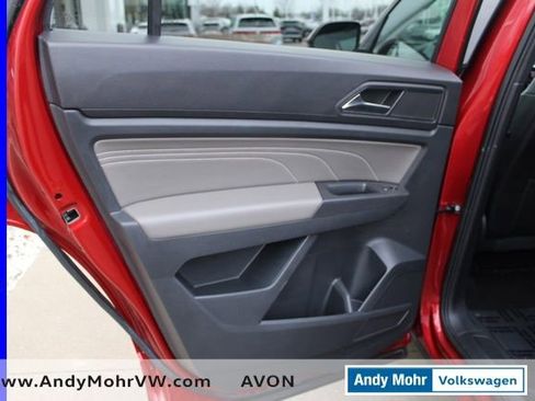 Used 2022 Volkswagen Atlas Cross Sport SEL R-Line AWD/4WD image 27