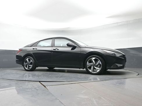 Used 2023 Hyundai Elantra SEL w/ Convenience Package FWD image 30