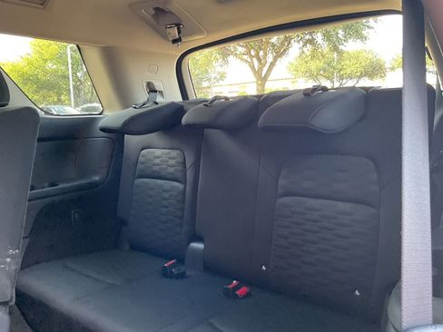 Used 2025 Nissan Pathfinder SV FWD image 10