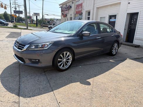 Used 2014 Honda Accord Sport image 3