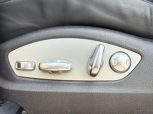 Used 2025 Porsche Macan image 17