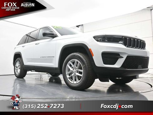 New 2025 Jeep Grand Cherokee Laredo X w/ Luxury Tech Group I image 14