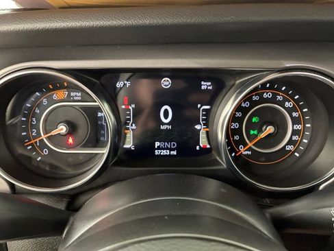 Used 2022 Jeep Wrangler Sport AWD/4WD image 25