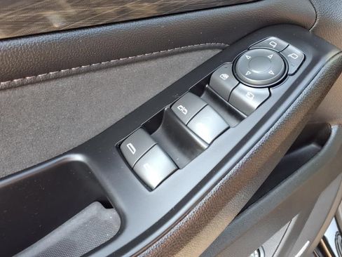 Used 2023 Chevrolet Traverse High Country w/ LPO, Floor Liner Package AWD/4WD image 15