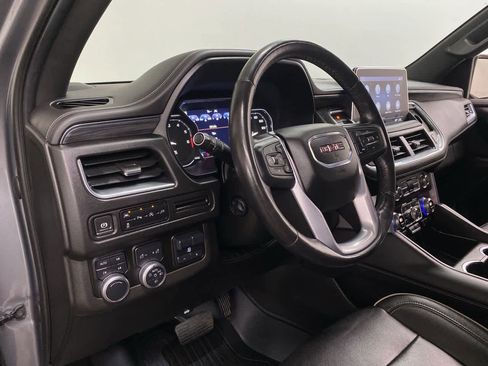 Used 2021 GMC Yukon XL SLT w/ SLT Luxury Plus Package image 2