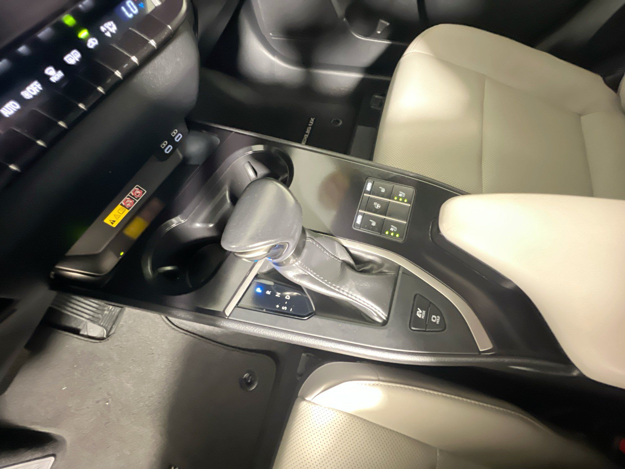 Used 2023 Lexus UX 250h FWD w/ Accessory Package (Z1) image 25