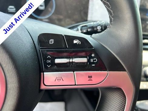 Used 2024 Hyundai Elantra Limited FWD image 20