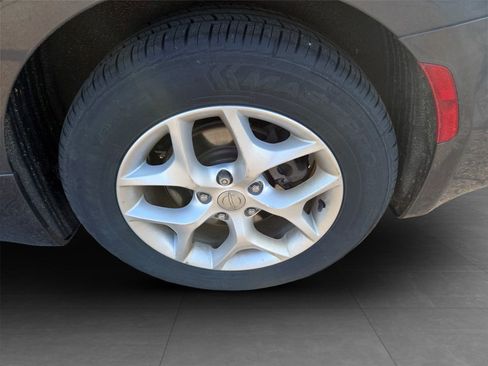 Used 2018 Chrysler Pacifica Touring Plus w/ Tire & Wheel Group FWD image 33