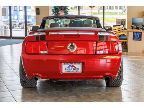 Used 2005 Ford Mustang GT RWD image 5