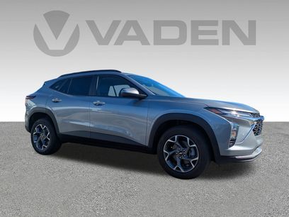 New 2025 Chevrolet Trax LT w/ Driver Confidence Package