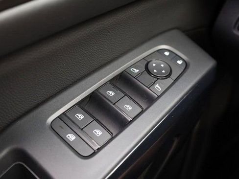 Certified 2025 Nissan Pathfinder SV AWD/4WD image 19