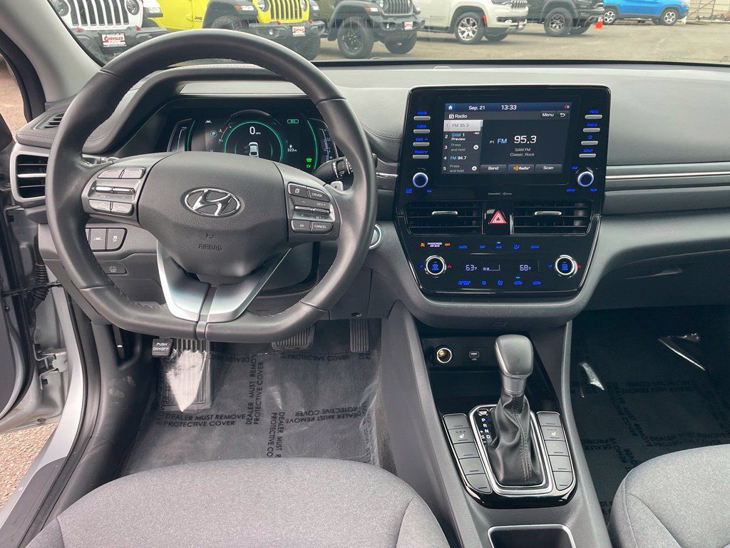 Used 2020 Hyundai Ioniq SE FWD image 4