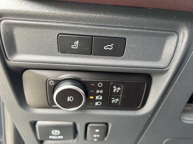 Used 2023 Ford Expedition Limited AWD/4WD image 34