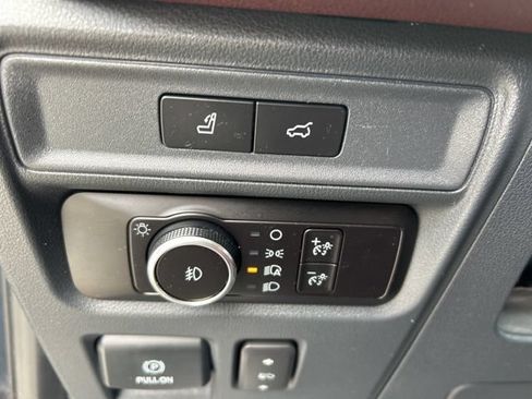 Used 2023 Ford Expedition Limited AWD/4WD image 34