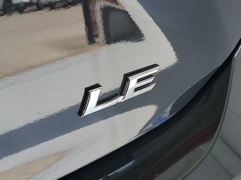 Used 2025 Toyota Camry LE w/ Convenience Package FWD image 10