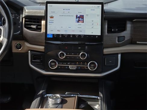 Used 2022 Ford Expedition Limited image 20
