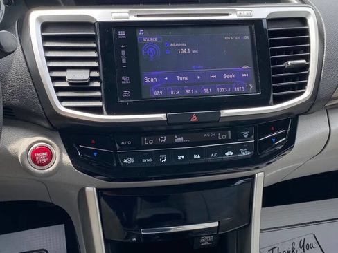 Used 2017 Honda Accord EX image 16