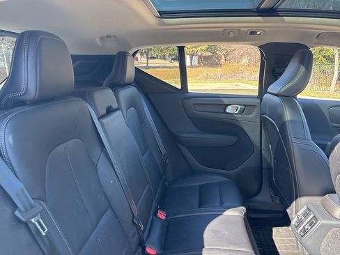 Used 2020 Volvo XC40 T5 Inscription w/ Protection Package Premier image 9