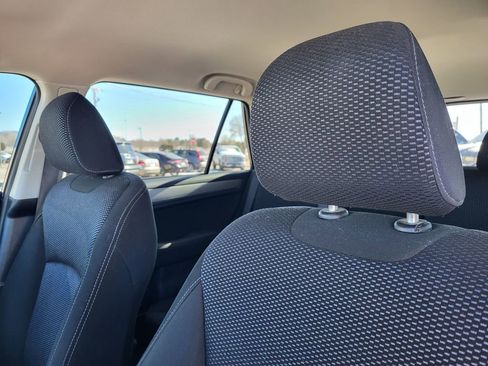 Used 2017 Subaru Outback 2.5i Premium image 16