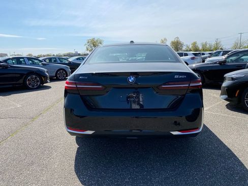 New 2026 BMW 530i xDrive w/ Premium Package AWD/4WD image 3