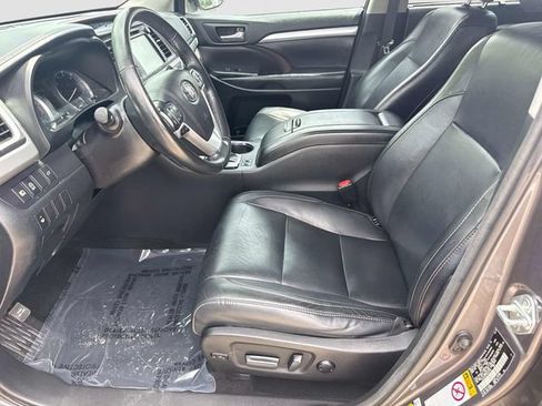 Used 2017 Toyota Highlander XLE AWD/4WD image 15