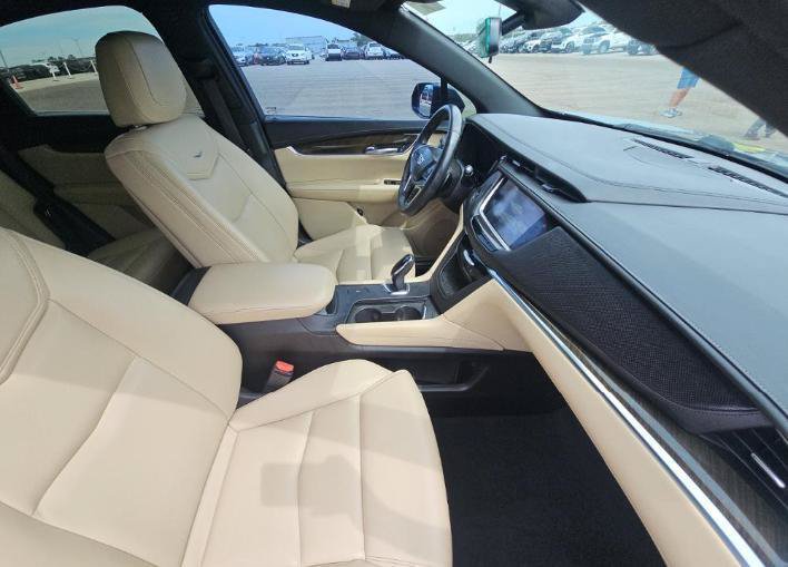 Used 2017 Cadillac XT5 FWD image 9