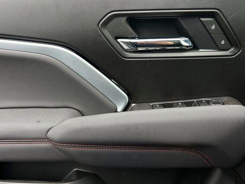 New 2025 Chevrolet Colorado Z71 w/ Midnight Edition AWD/4WD image 11