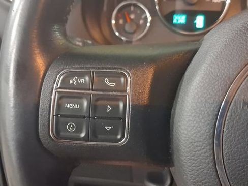 Used 2017 Jeep Wrangler Unlimited Rubicon w/ Cold Weather Group AWD/4WD image 29