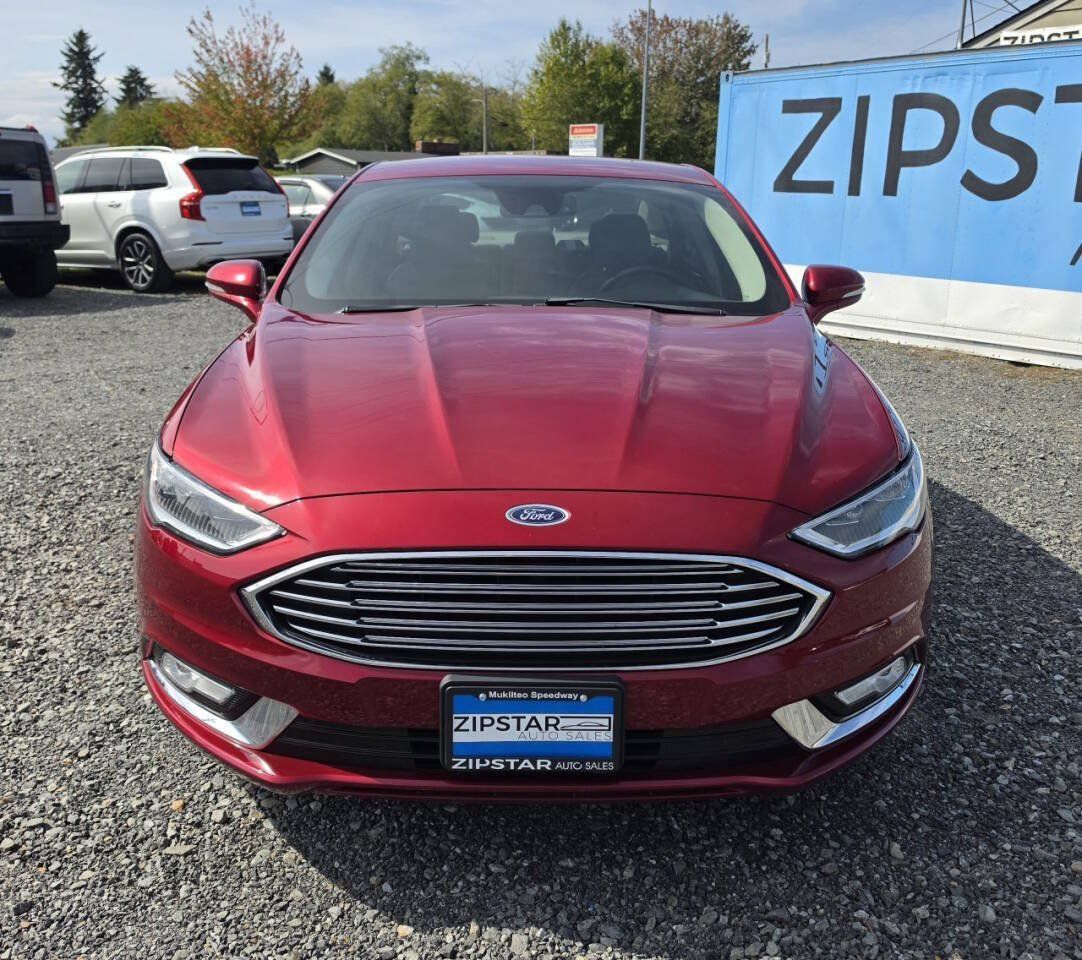 Used 2017 Ford Fusion SE w/ Fusion SE Technology Package FWD image 2