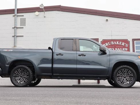 Used 2020 Chevrolet Silverado 1500 Custom w/ Custom Value Package AWD/4WD image 6