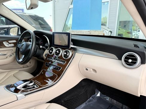 Used 2016 Mercedes-Benz C 300 4MATIC Sedan image 34