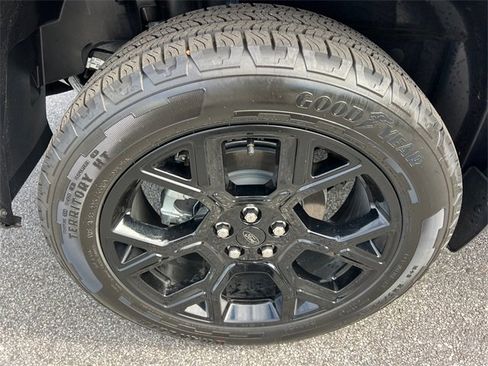 Used 2025 Ford Maverick Lariat w/ Black Appearance Package image 17