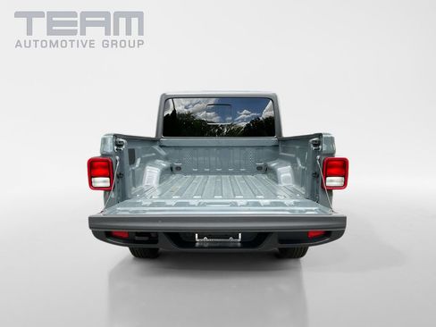 New 2025 Jeep Gladiator Sport image 13